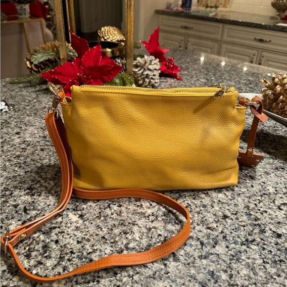Valentina Mustard Crossbody bag - Picture 2 of 7